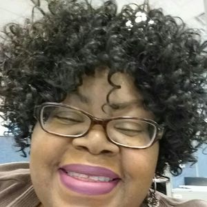 Meet your Posher, Monique